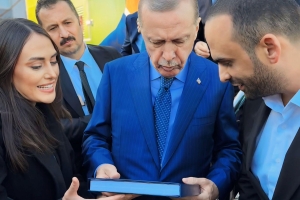 Başkanımız ve Başkan Yardımcımız Nörostratejik Yönetim Projelerini Türkiye Cumhurbaşkanı Recep Tayyip Erdoğan'a Sundu